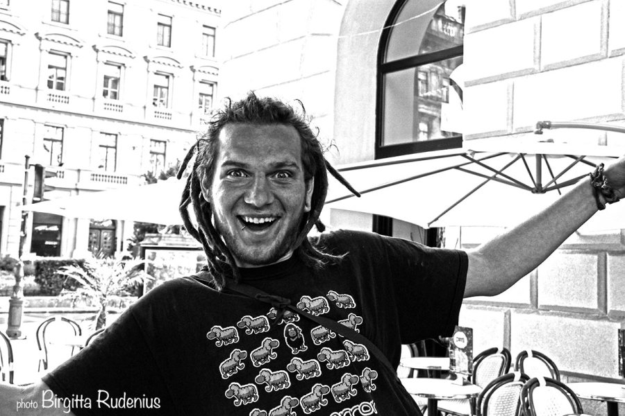 people_20130525_hithere