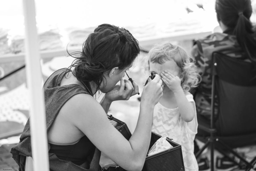 Street Photo - Making eyes